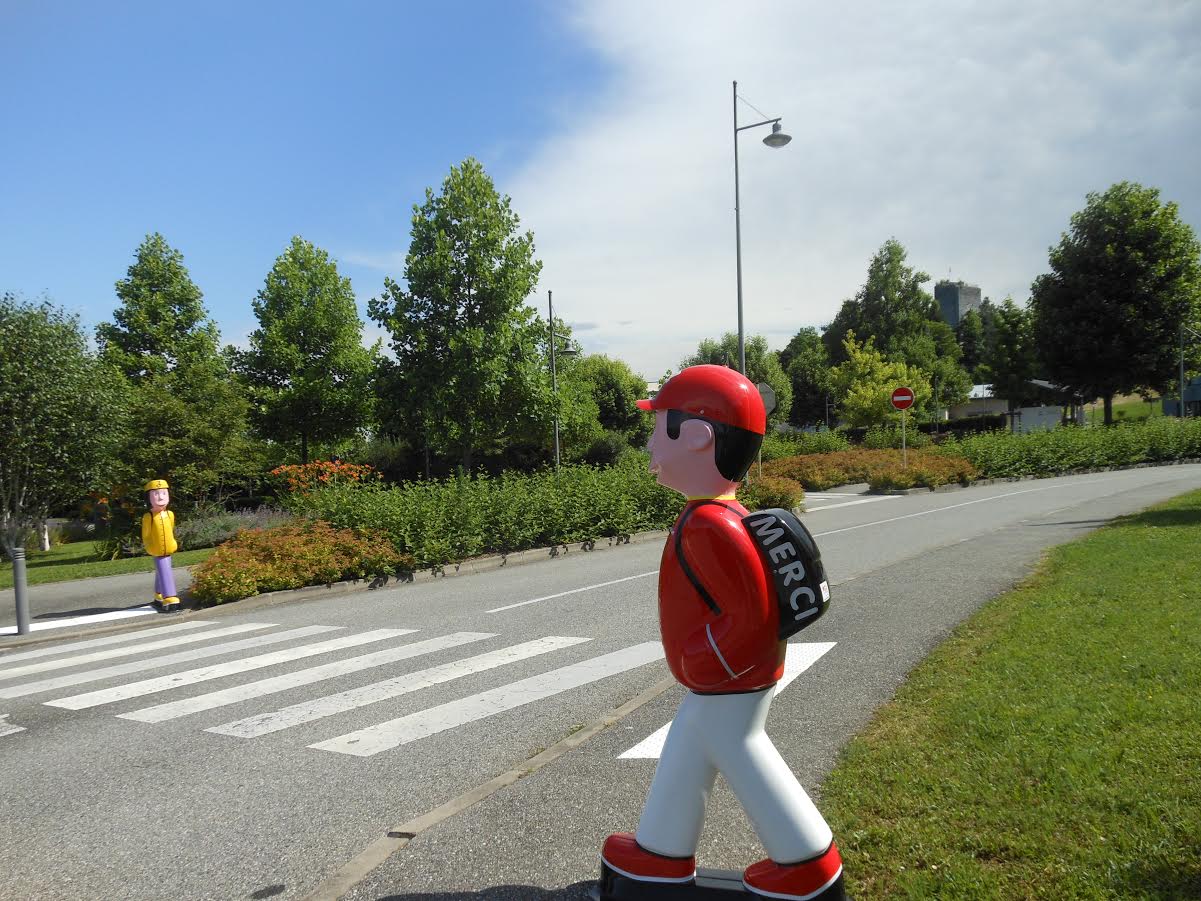Figurine de signalisation Arthur et Zoé pour la protection des écoles et des enfants