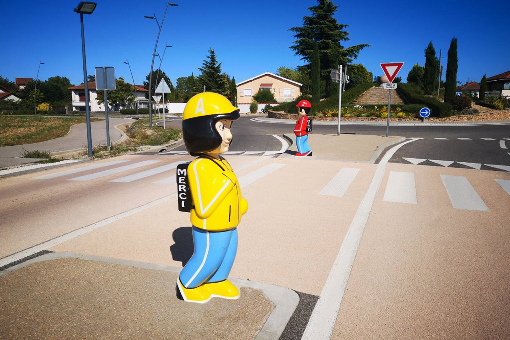 Les enfants de Saint Pierre de Chandieu sont protégés grâce à Alix et Zak