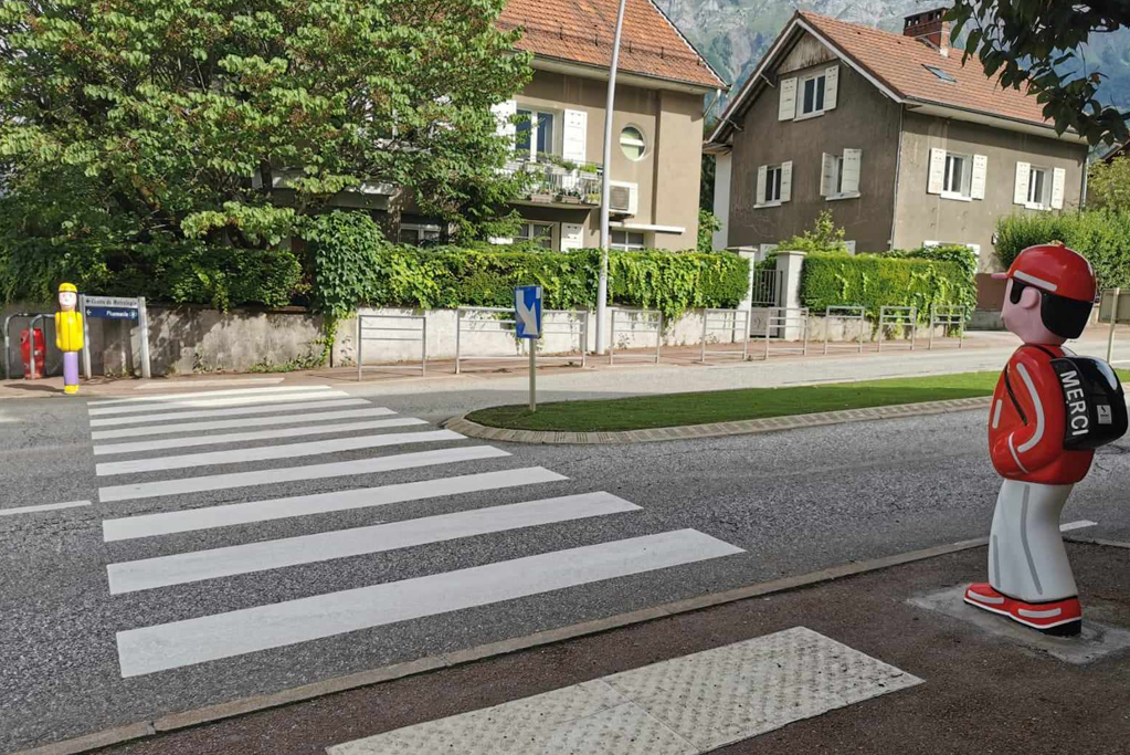 Les figurines de signalisation Arthur et Zoé protègent les enfants de Hyères