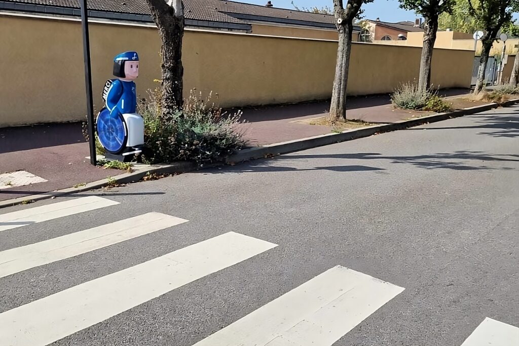 Figurine PMR à mobilité réduite pour signalisation