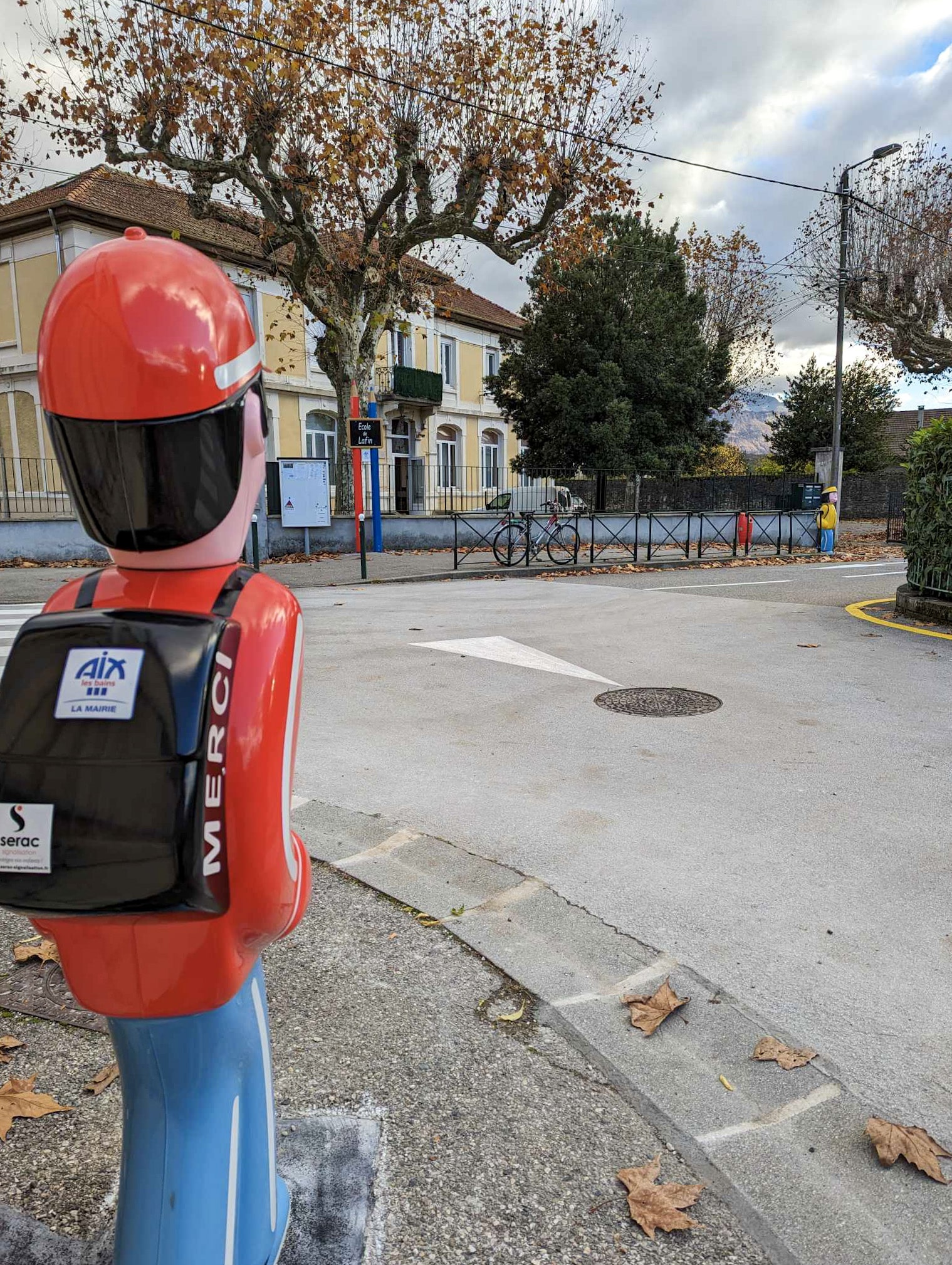 Figurine de signalisation Arthur et Zoé pour la protection des écoles et des enfants