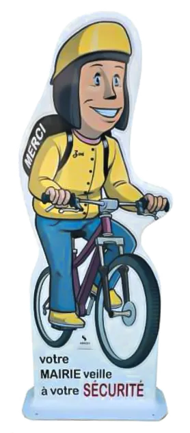 Figurine plate Zoé à vélo, gamme économique SERAC